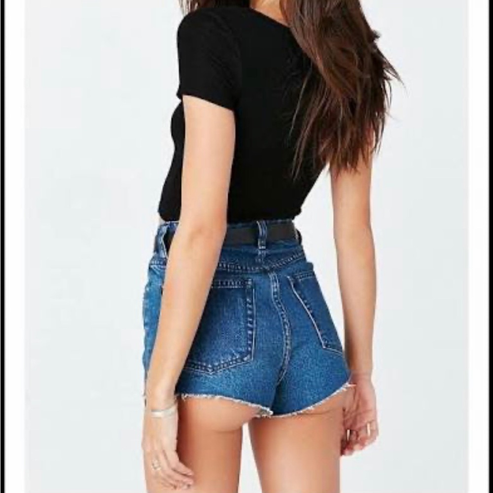 BDG Sz 26 high waisted denim shorts w frayed hem